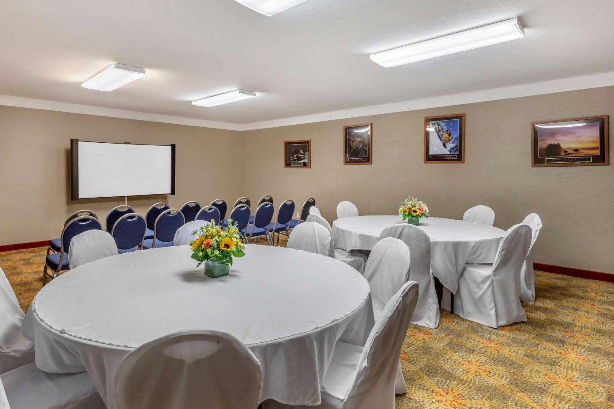 Comfort Suites Visalia - Convention Center Luaran gambar