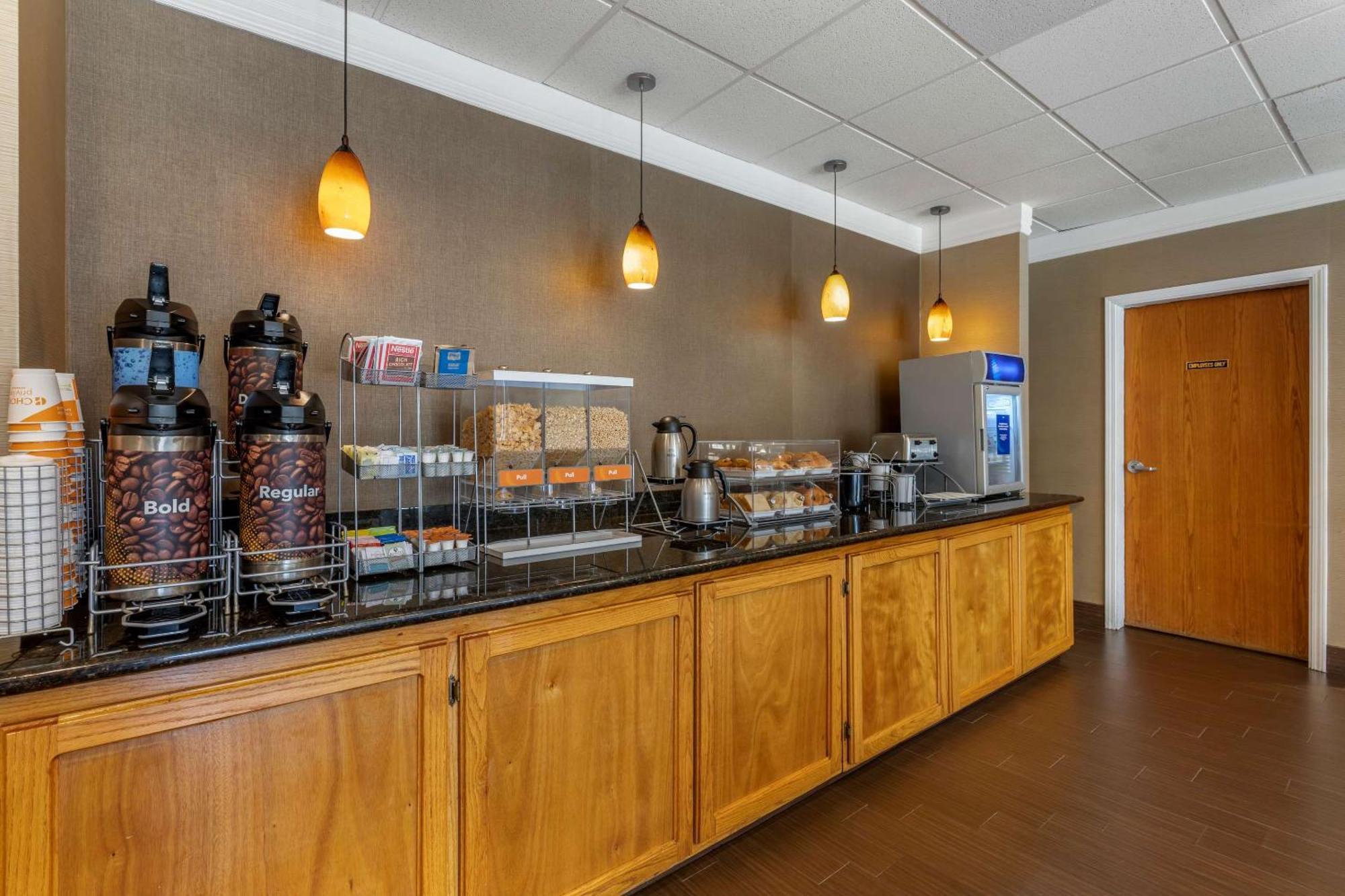 Comfort Suites Visalia - Convention Center Luaran gambar