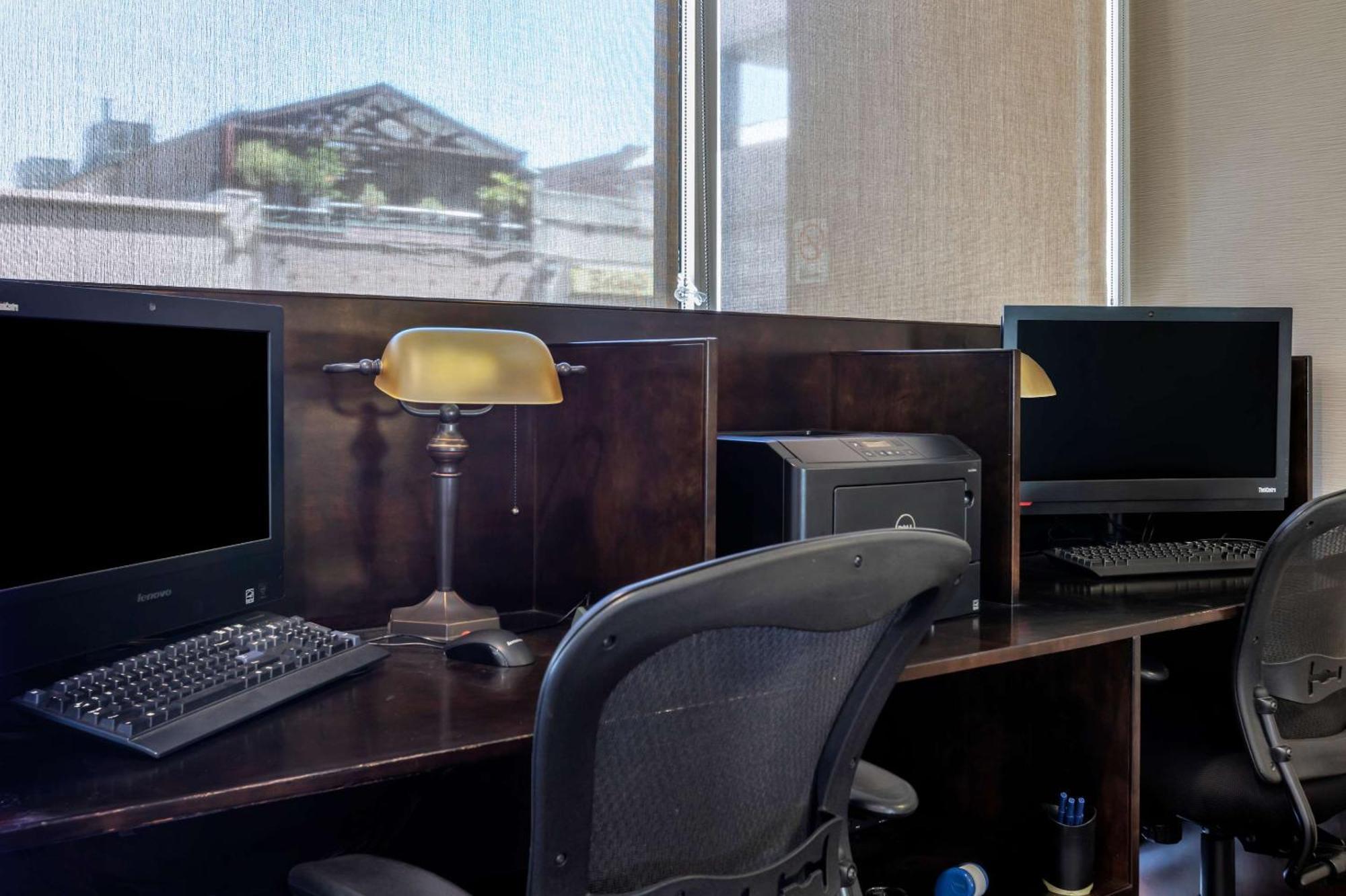 Comfort Suites Visalia - Convention Center Luaran gambar
