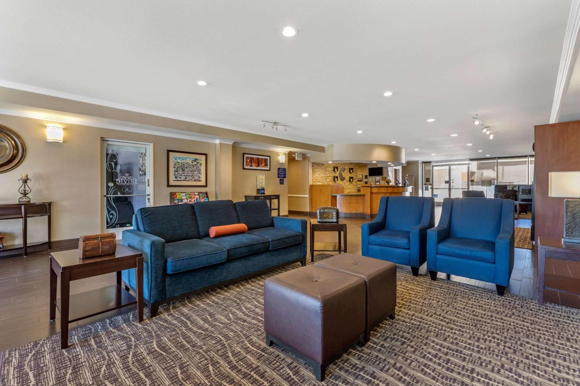 Comfort Suites Visalia - Convention Center Luaran gambar