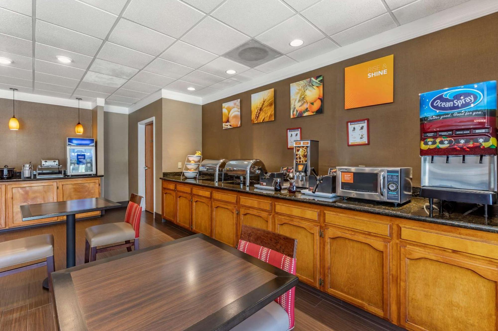 Comfort Suites Visalia - Convention Center Luaran gambar