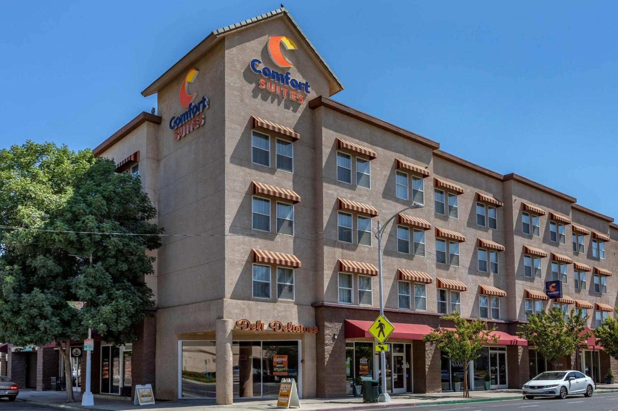 Comfort Suites Visalia - Convention Center Luaran gambar